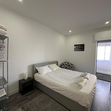 Sea View Apartment & 4 Minutes Walk To The Beach Paço de Arcos Esterno foto